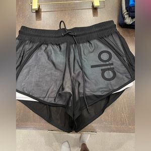 Alo short mesh cover
